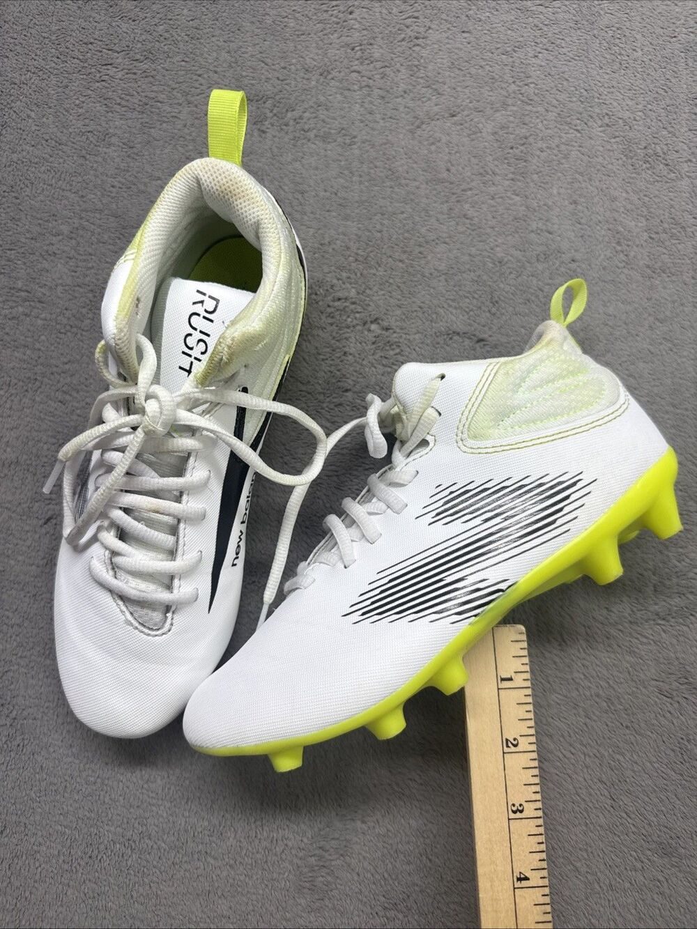 New Balance Rush Jr v4 Lacrosse Cleats White/Volt US Kids READ